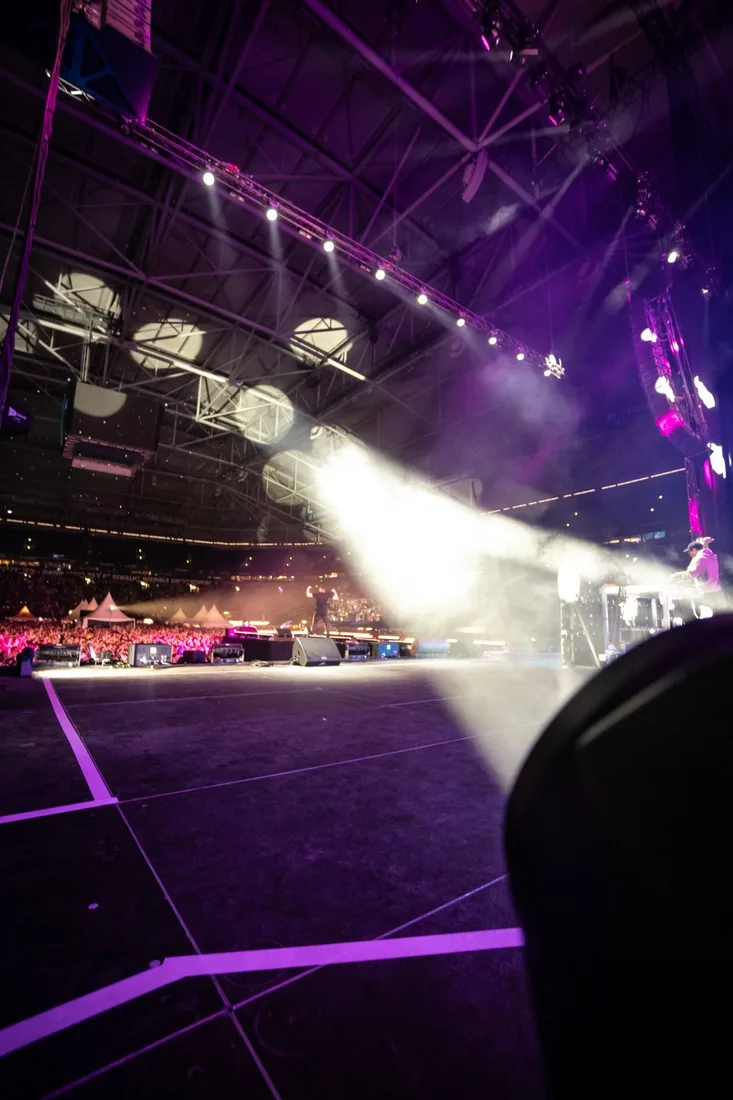 Bühne mit Lichtshow – Produktion von proCaro